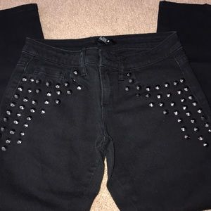 FOREVER 21 STUDDED ANKLE JEANS WORN TWICE.
